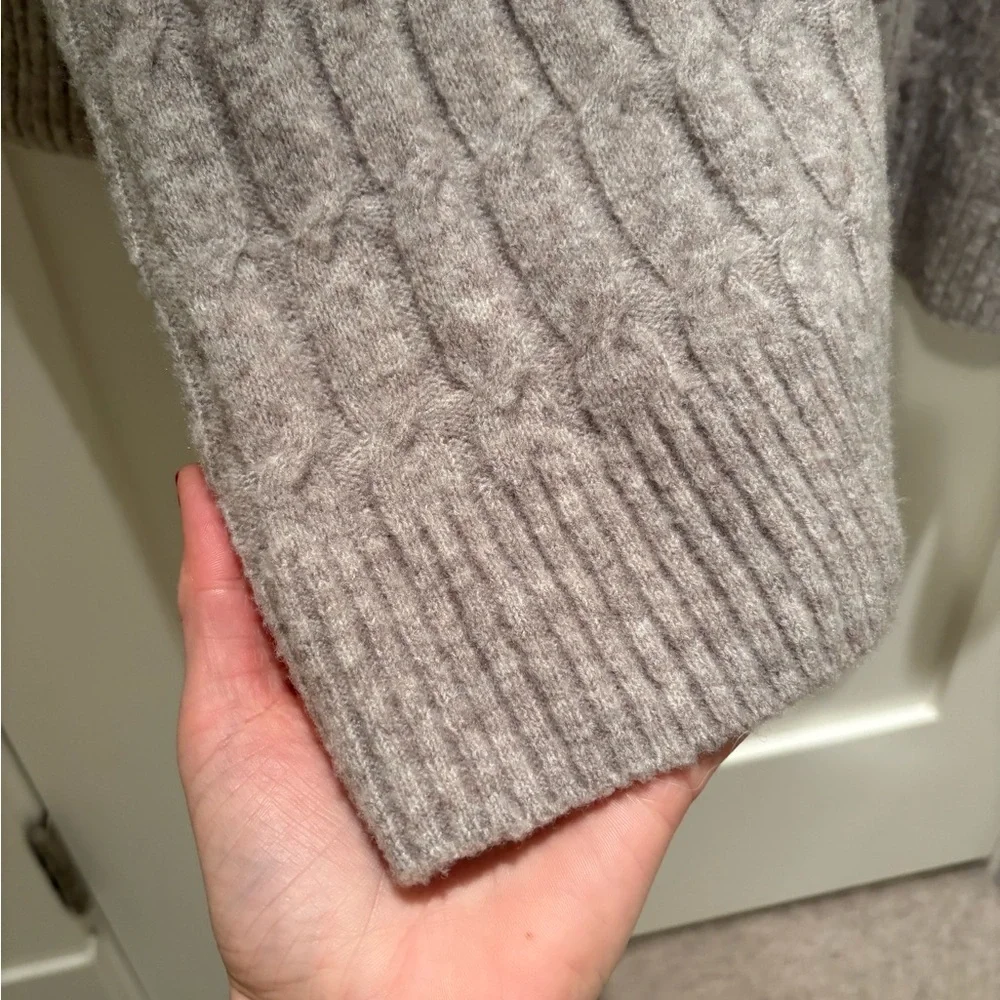 H&M Light Gray Cable Knit Button-Up Cardigan - Picture 5 of 7